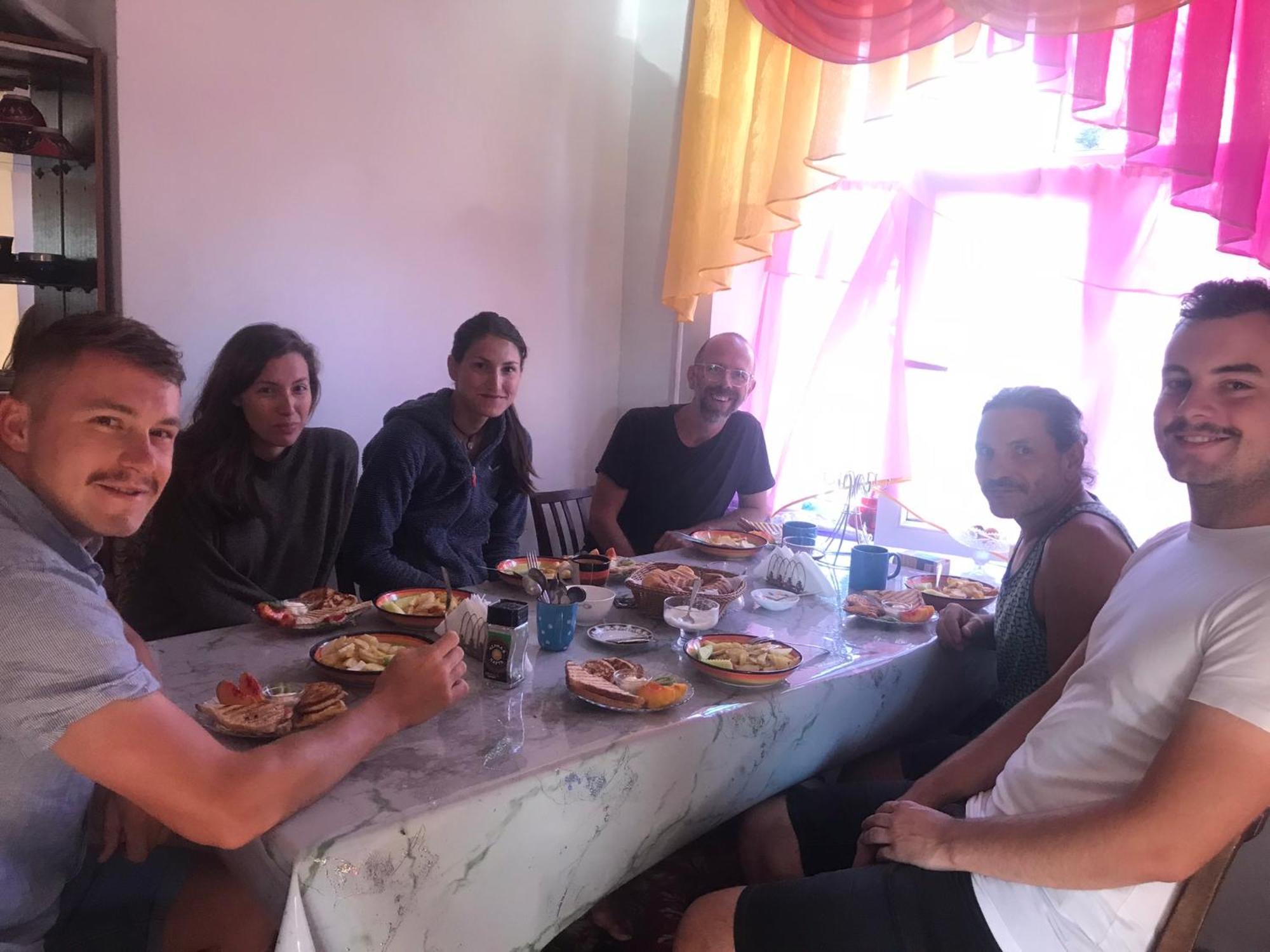 Tong Guesthouse Bermet المظهر الخارجي الصورة